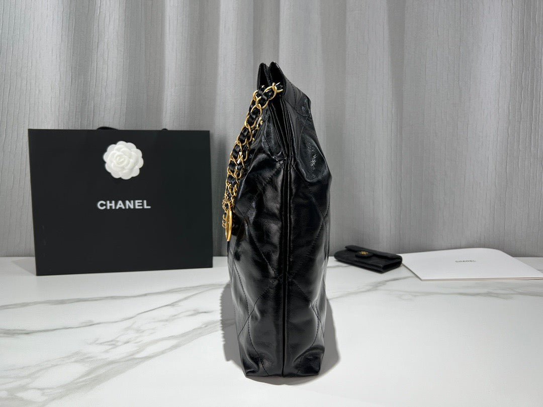 Chanel 22 Bag In Black Calfskin leather