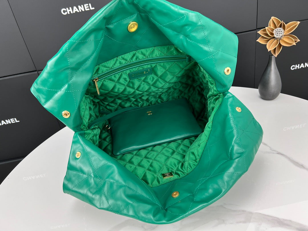 Chanel 22 Bag In Dark Green Calfskin Leather