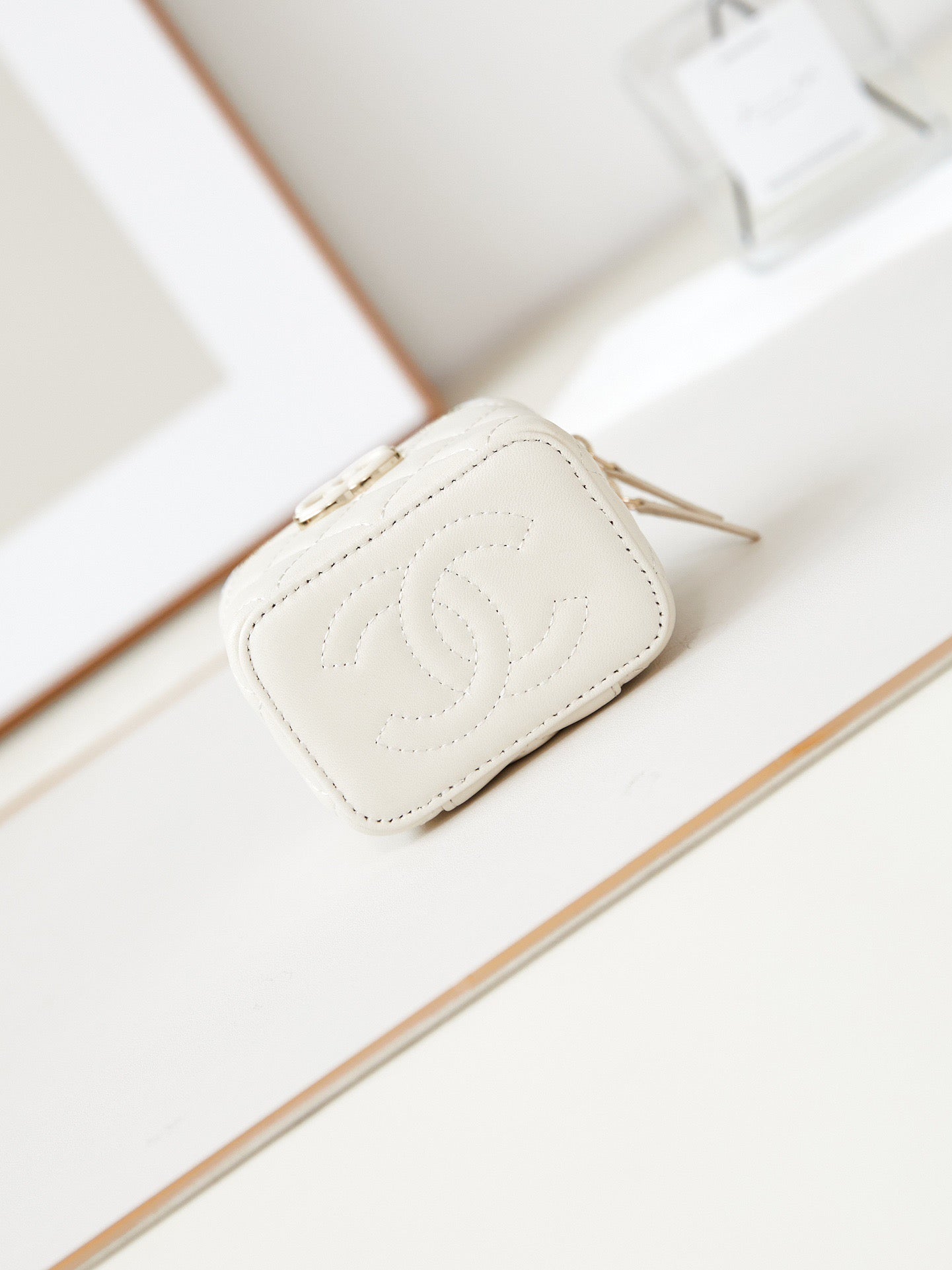 Chanel Classic CC Vanity Case White Lambskin Gold Hardware