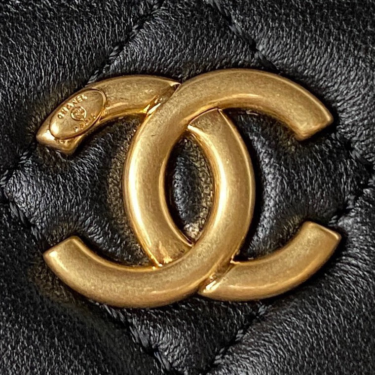 Chanel Classic CC Vanity Case Black Lambskin Gold Hardware