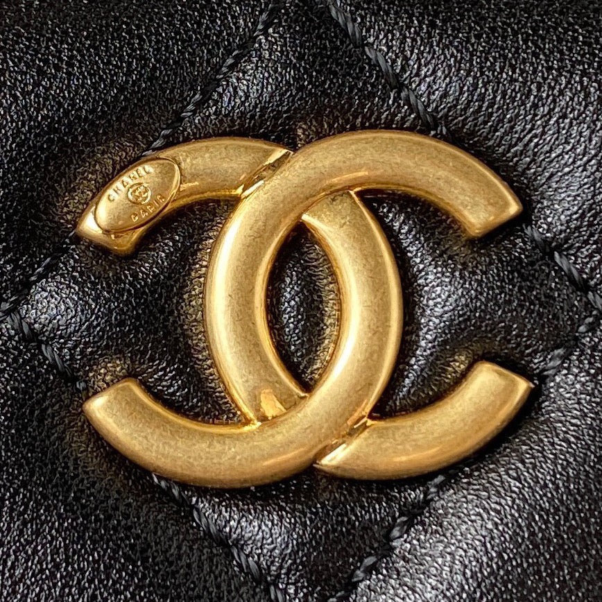 Chanel Classic CC Vanity Case Black Lambskin Gold Hardware