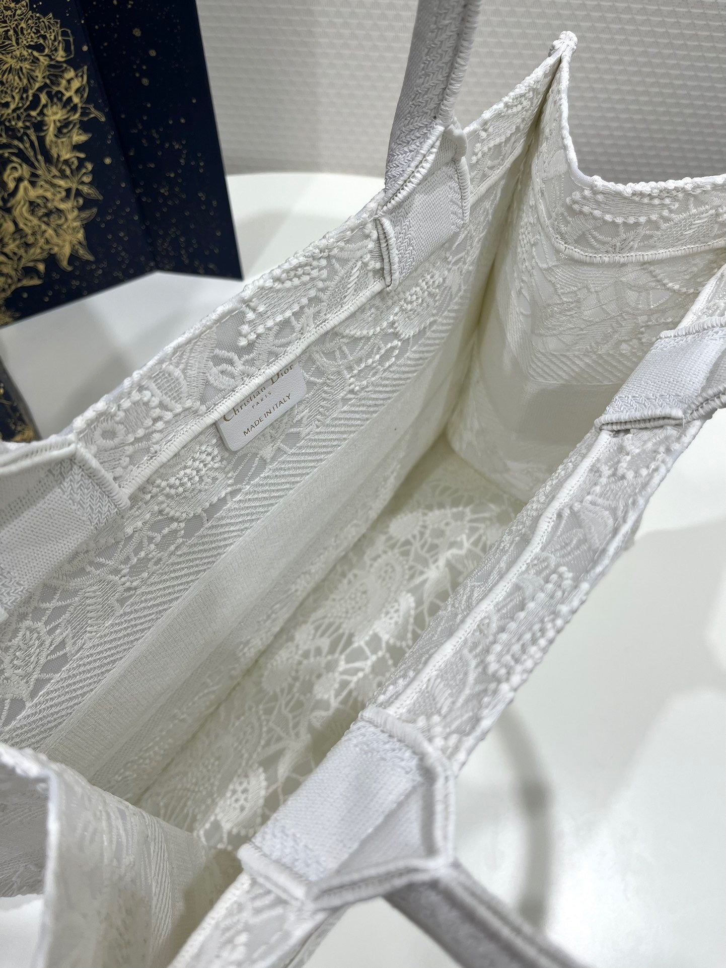 Dior's New Lace Style 3D Three-Dimensional White Embroidery Series Medium Tote Bag