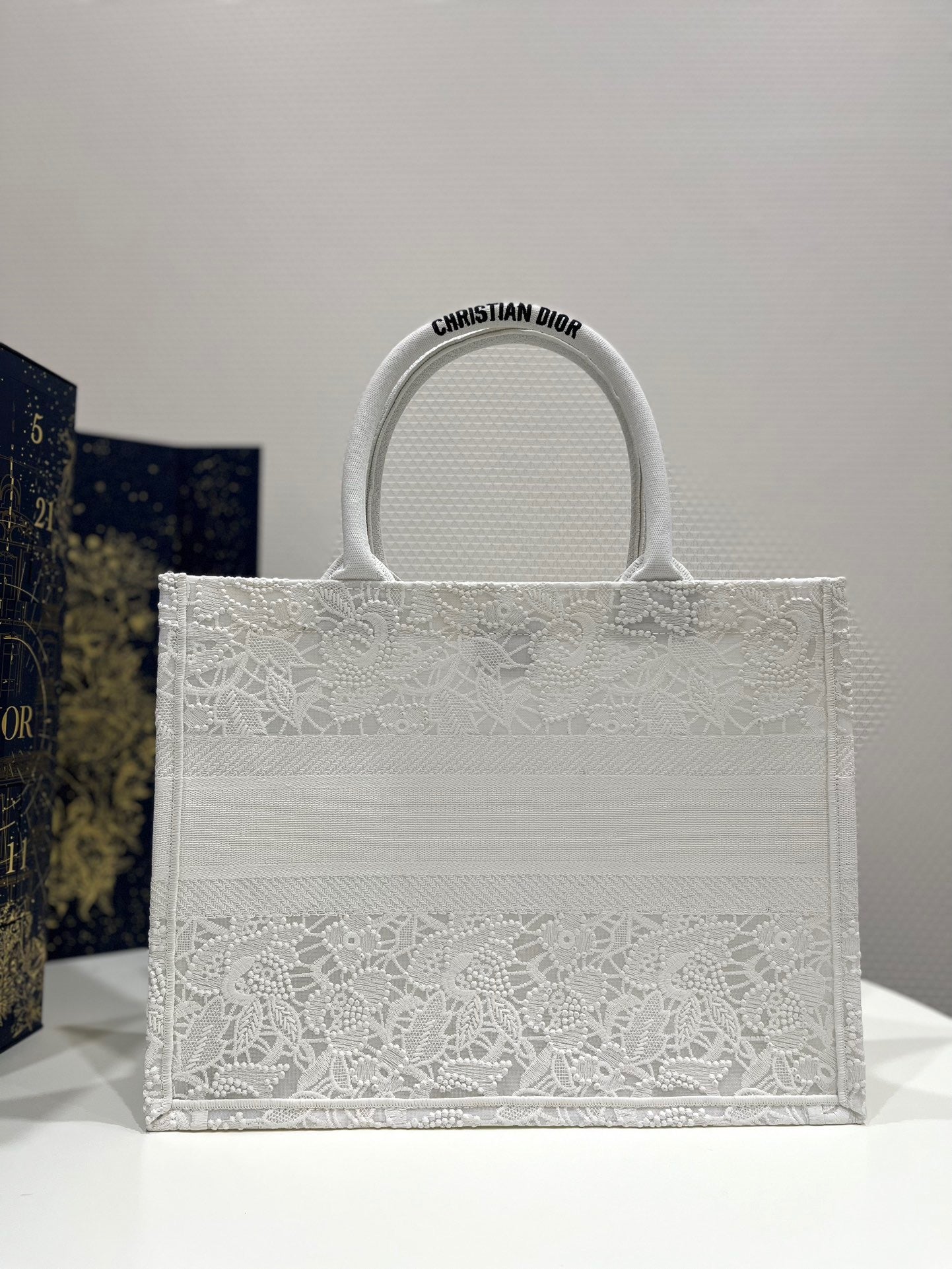 Dior's New Lace Style 3D Three-Dimensional White Embroidery Series Medium Tote Bag