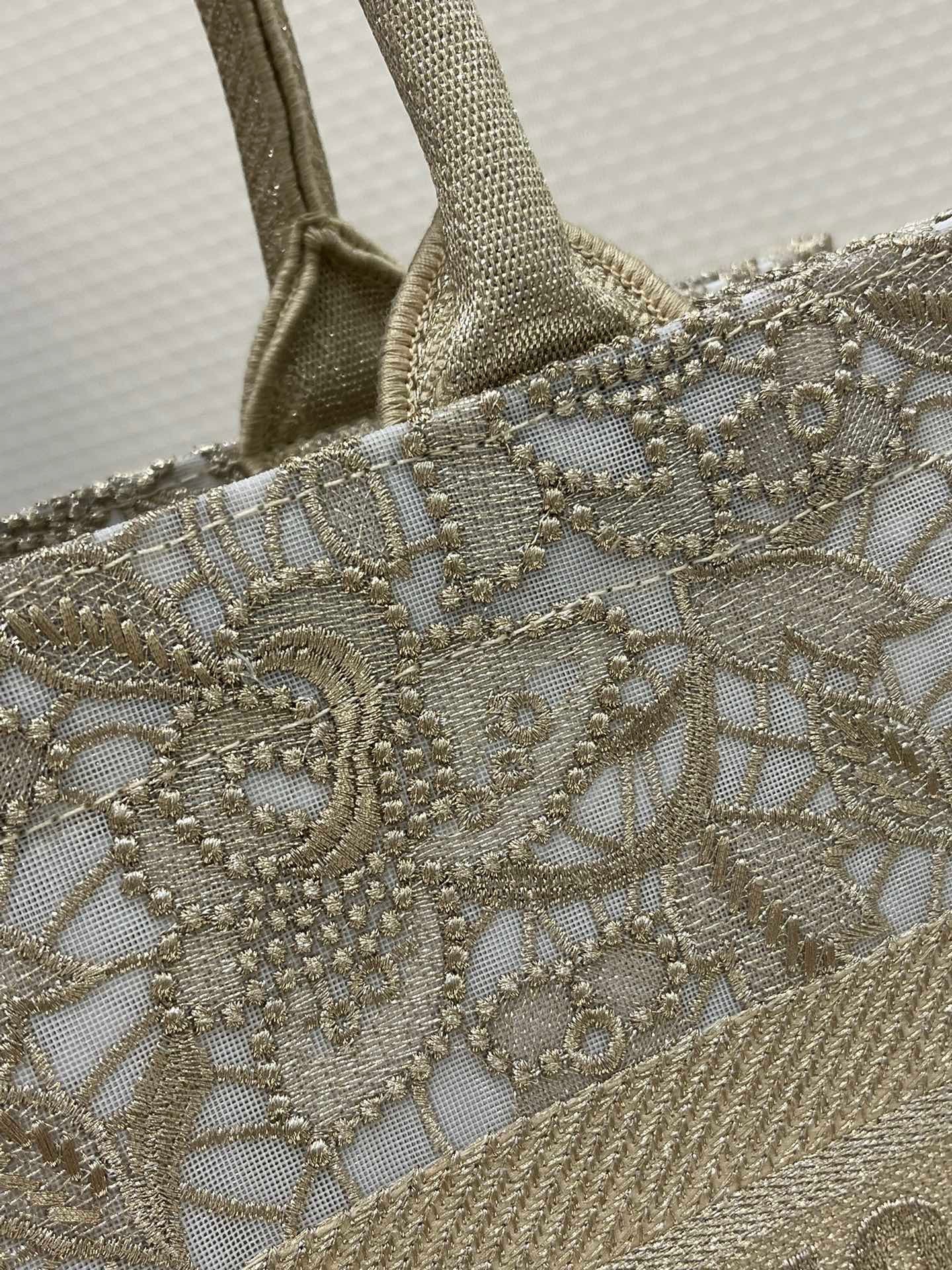 Dior's New Lace Style 3D Three-Dimensional Brown Embroidery Series Medium Tote Bag