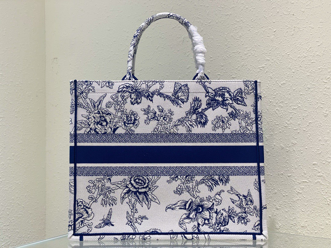 Dior Large Book Tote Bag In Dark Blue With Rose Embroidered