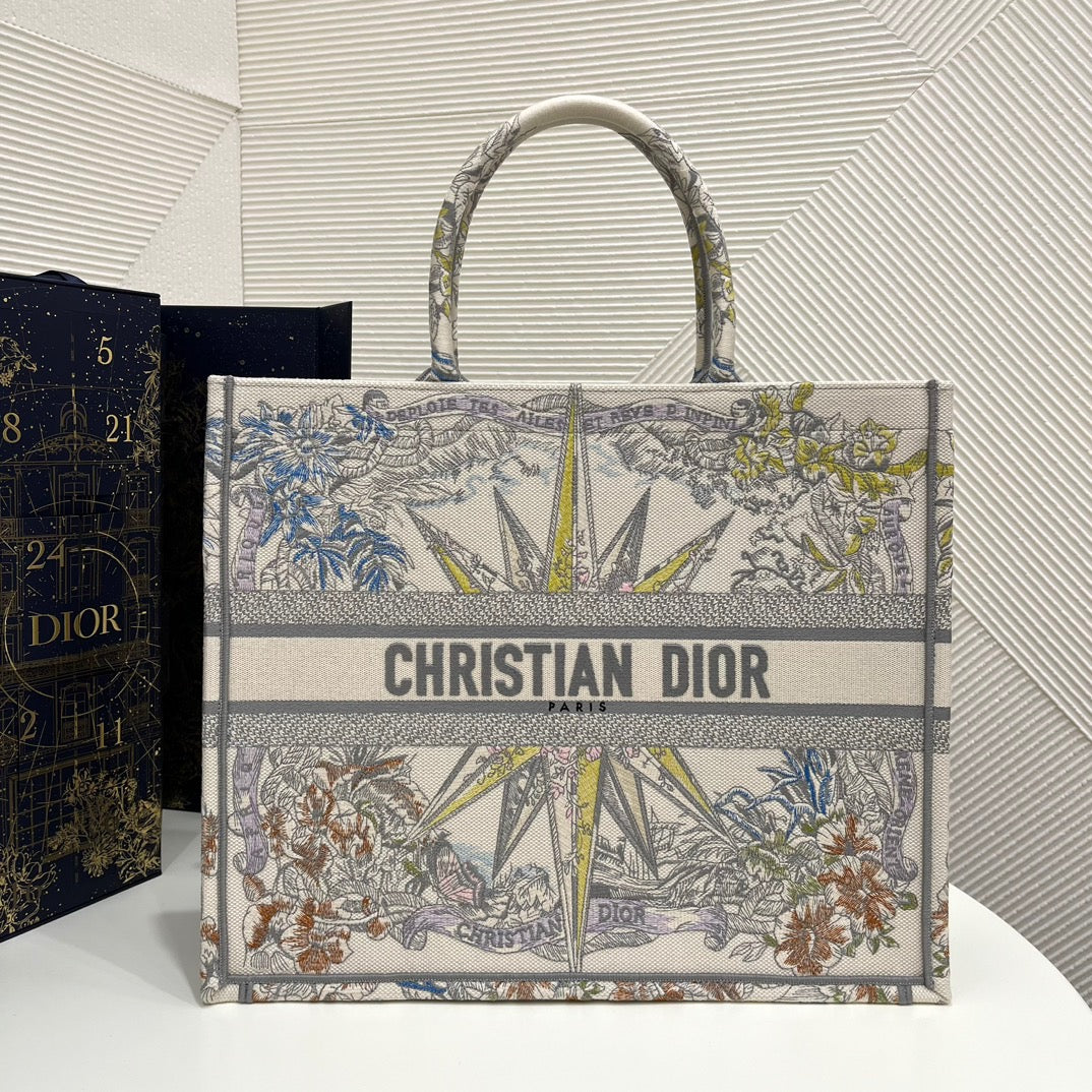 Dior Large Christmas Limited Edition Tote Bag In Beige