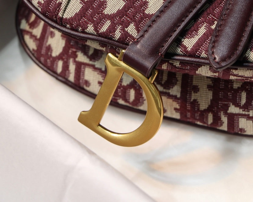 Dior Saddle Bag with Strap in Burdungy Oblique Jacquard