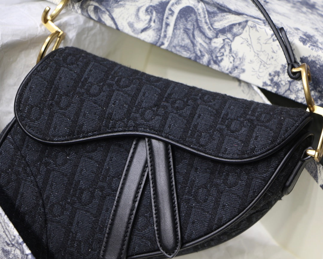 Dior Saddle Bag with Strap in Black Oblique Jacquard