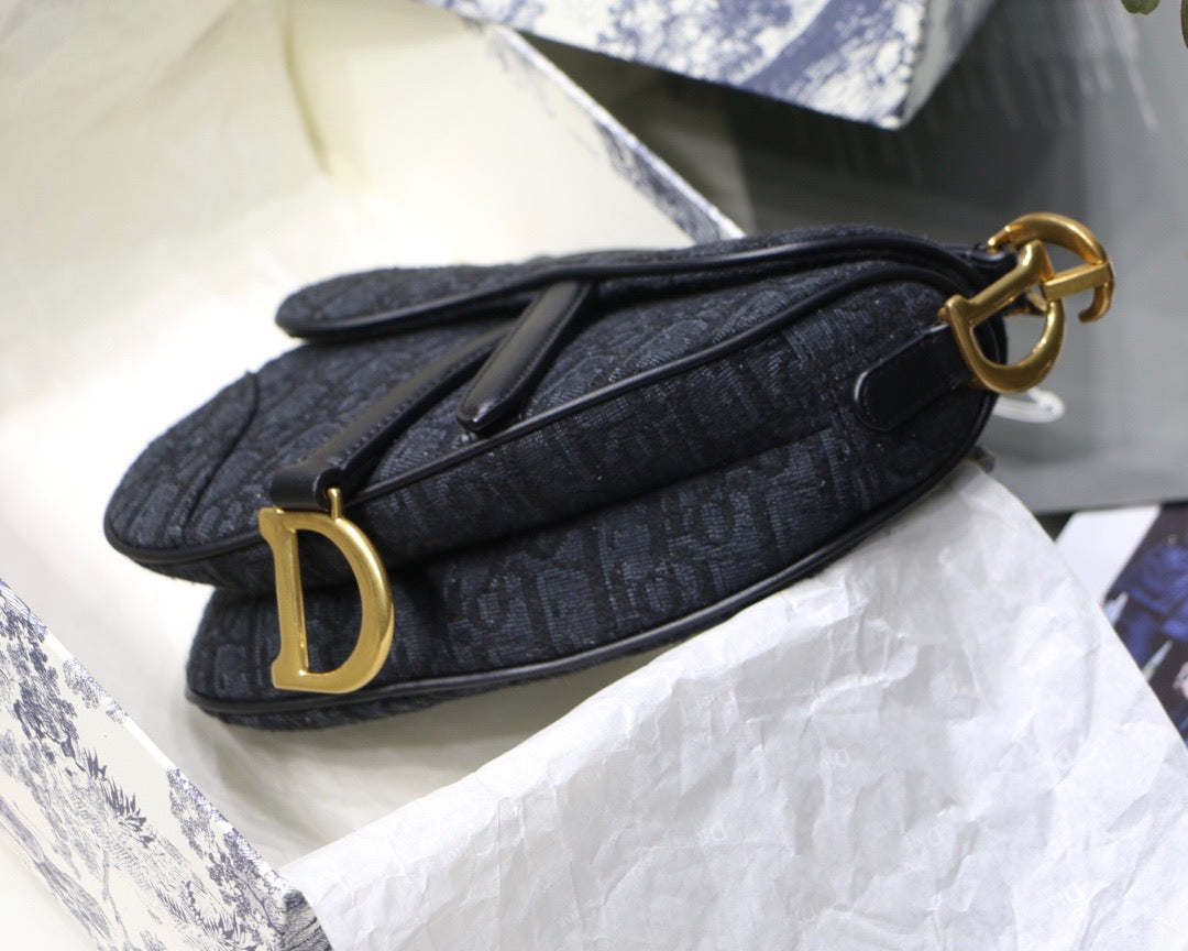 Dior Saddle Bag with Strap in Black Oblique Jacquard