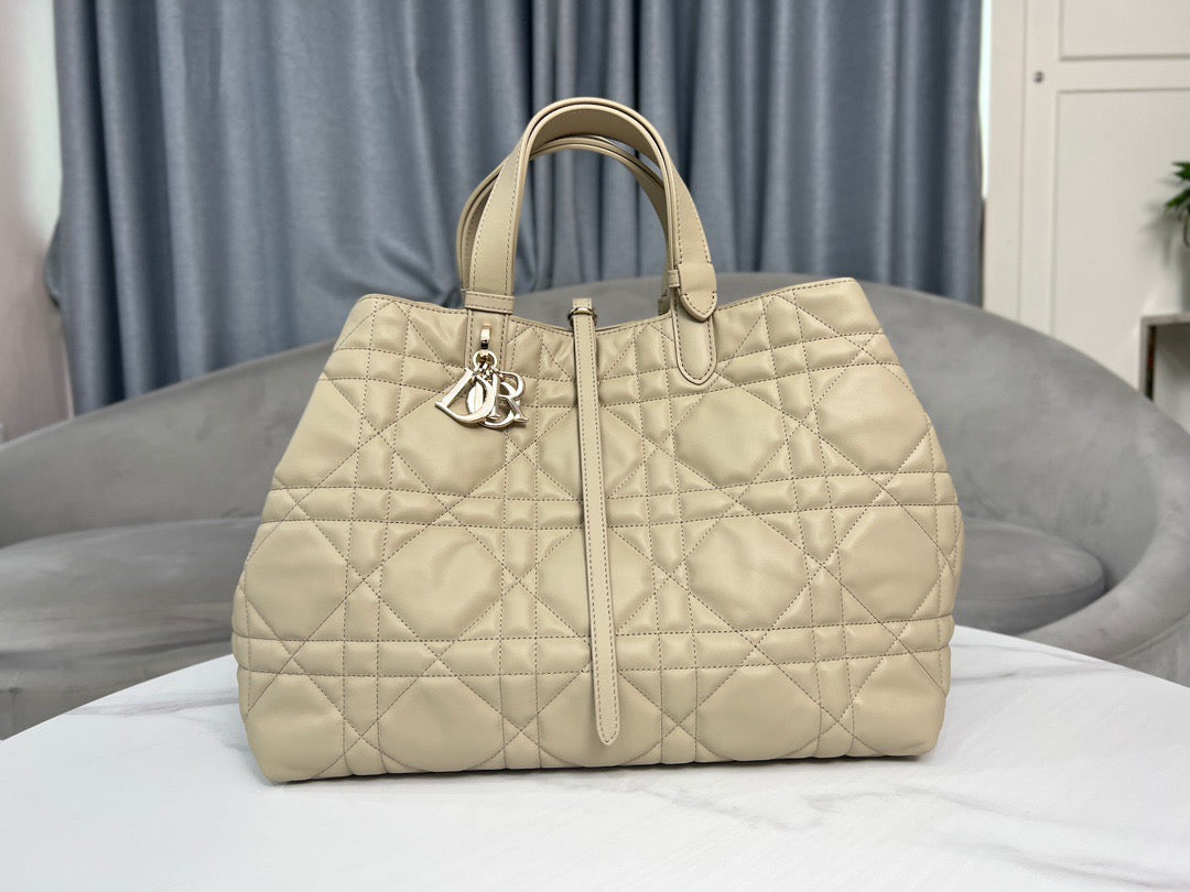 Dior Toujours Large Bag in Jaune Poussin Macrocannage Calfskin