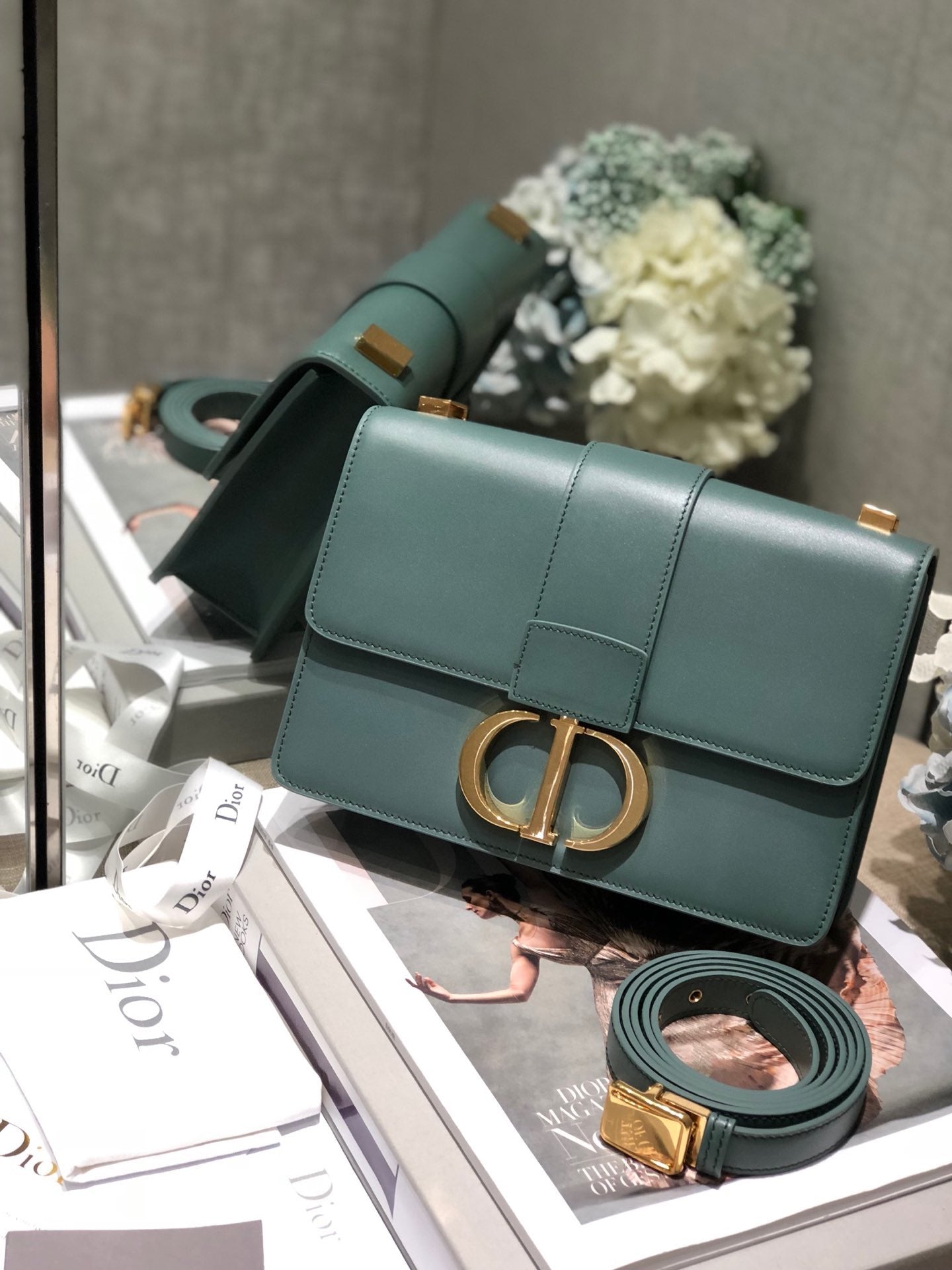 Dior 30 Montaigne Bag In Dark Green Box Calfskin