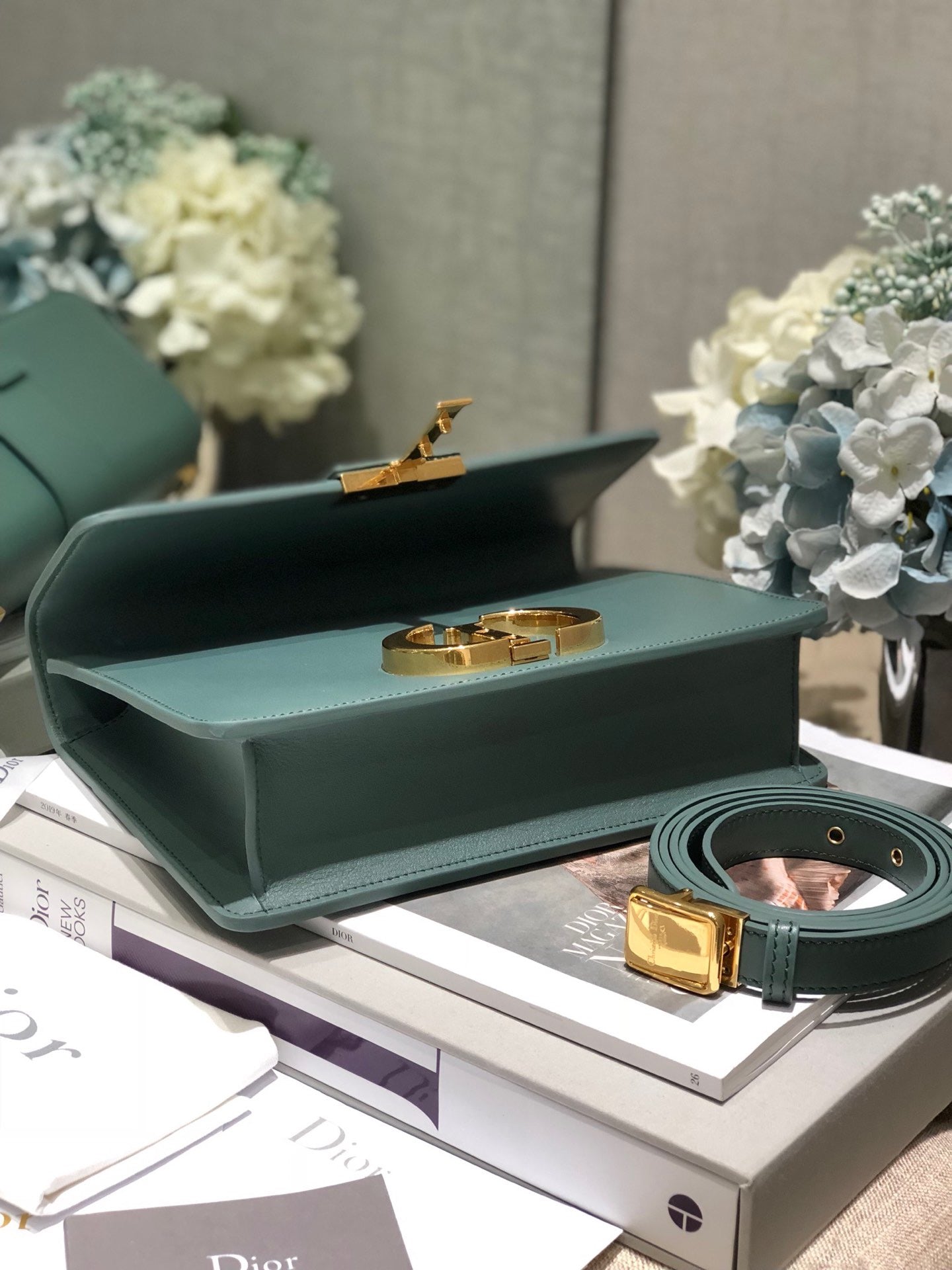 Dior 30 Montaigne Bag In Dark Green Box Calfskin