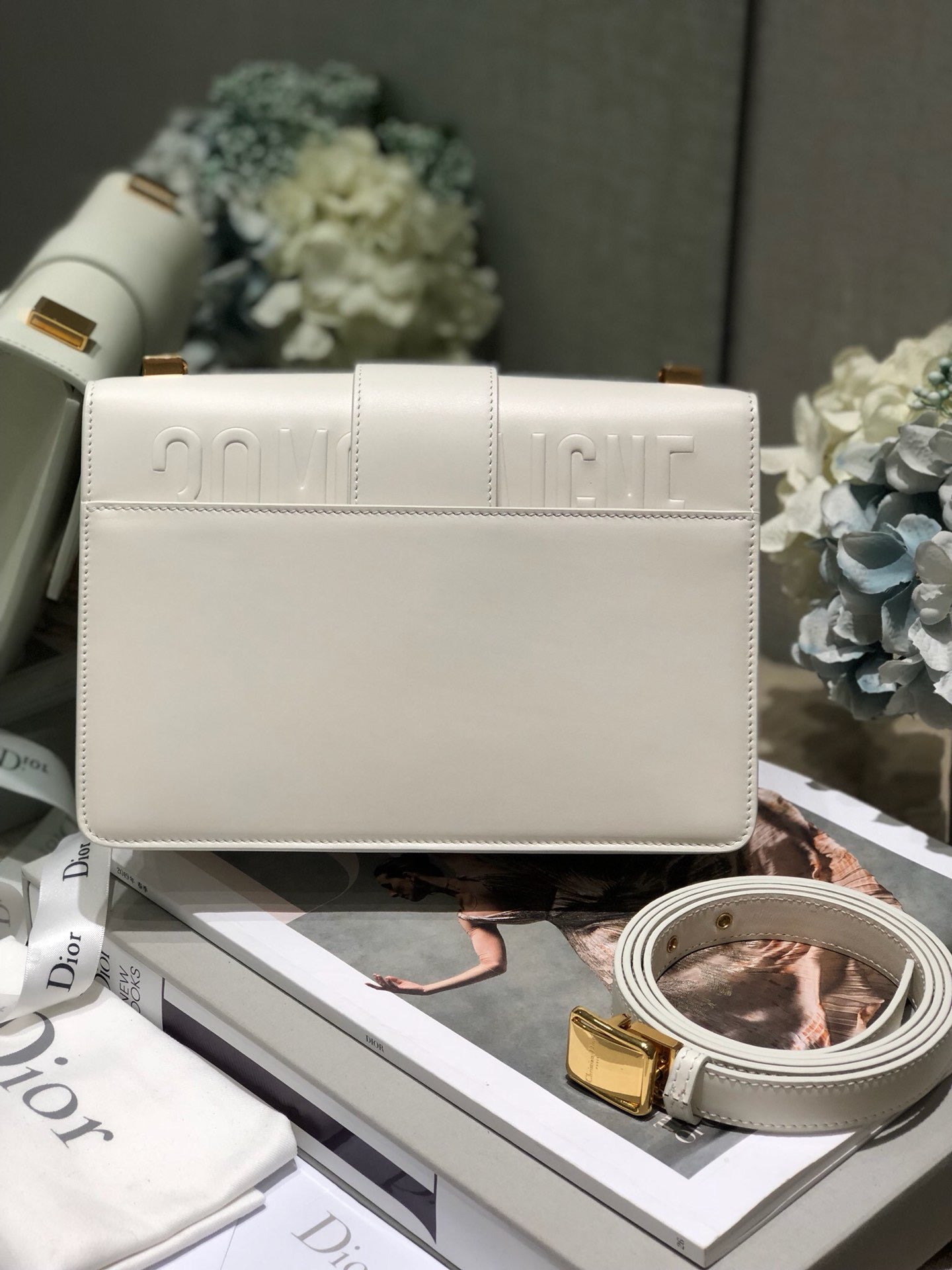 Dior 30 Montaigne Bag In White Box Calfskin