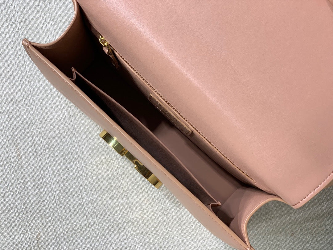 Dior 30 Montaigne Bag In Pink Box Calfskin