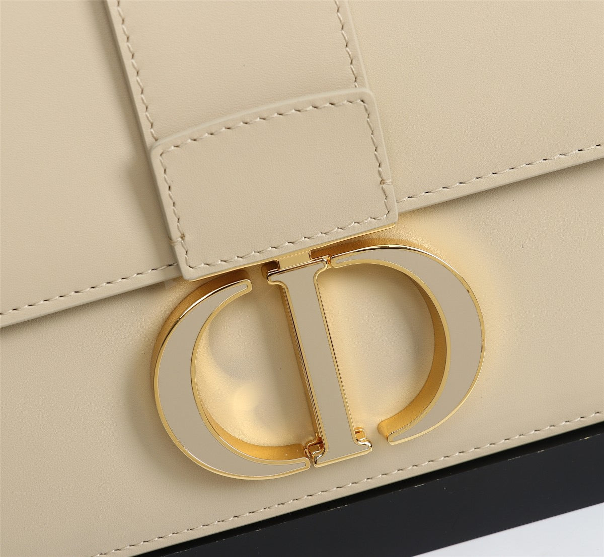 Dior 30 Montaigne Bag In Beige Box Calfskin