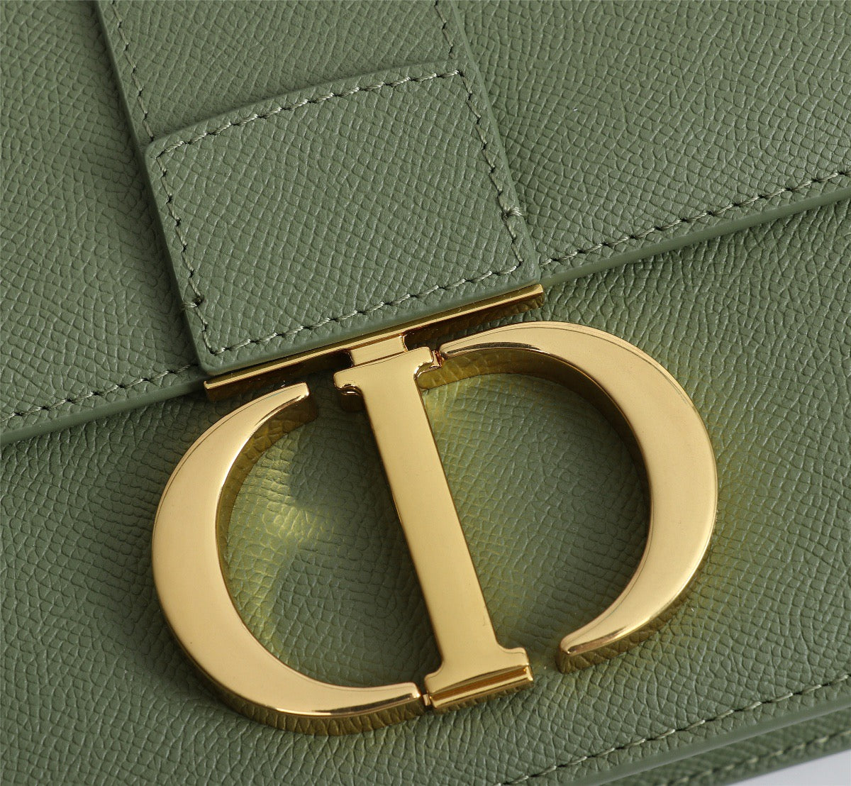 Dior 30 Montaigne Bag In Green Box Calfskin