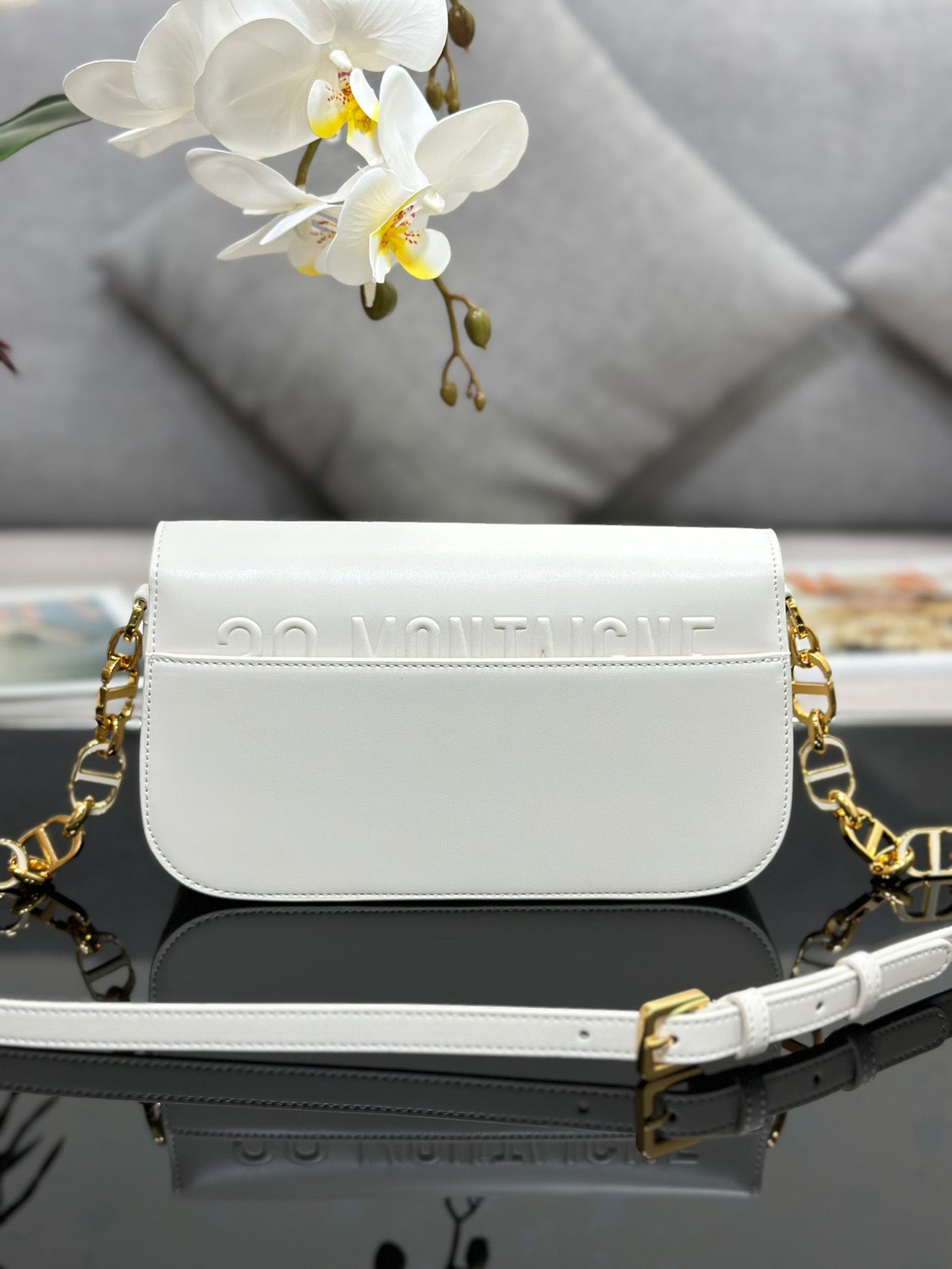 Dior 30 Montaigne Avenue Bag In White Box Calfskin