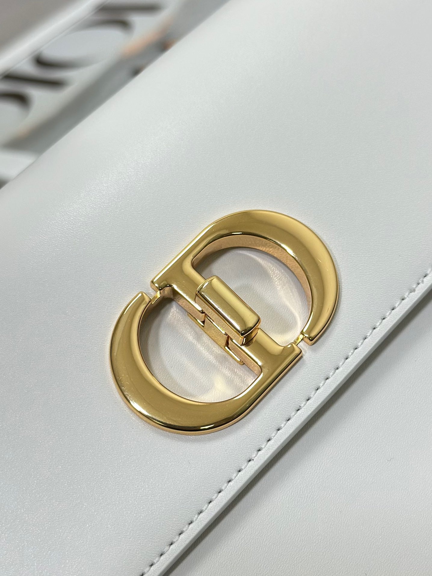 Dior 30 Montaigne Avenue Bag In White Box Calfskin