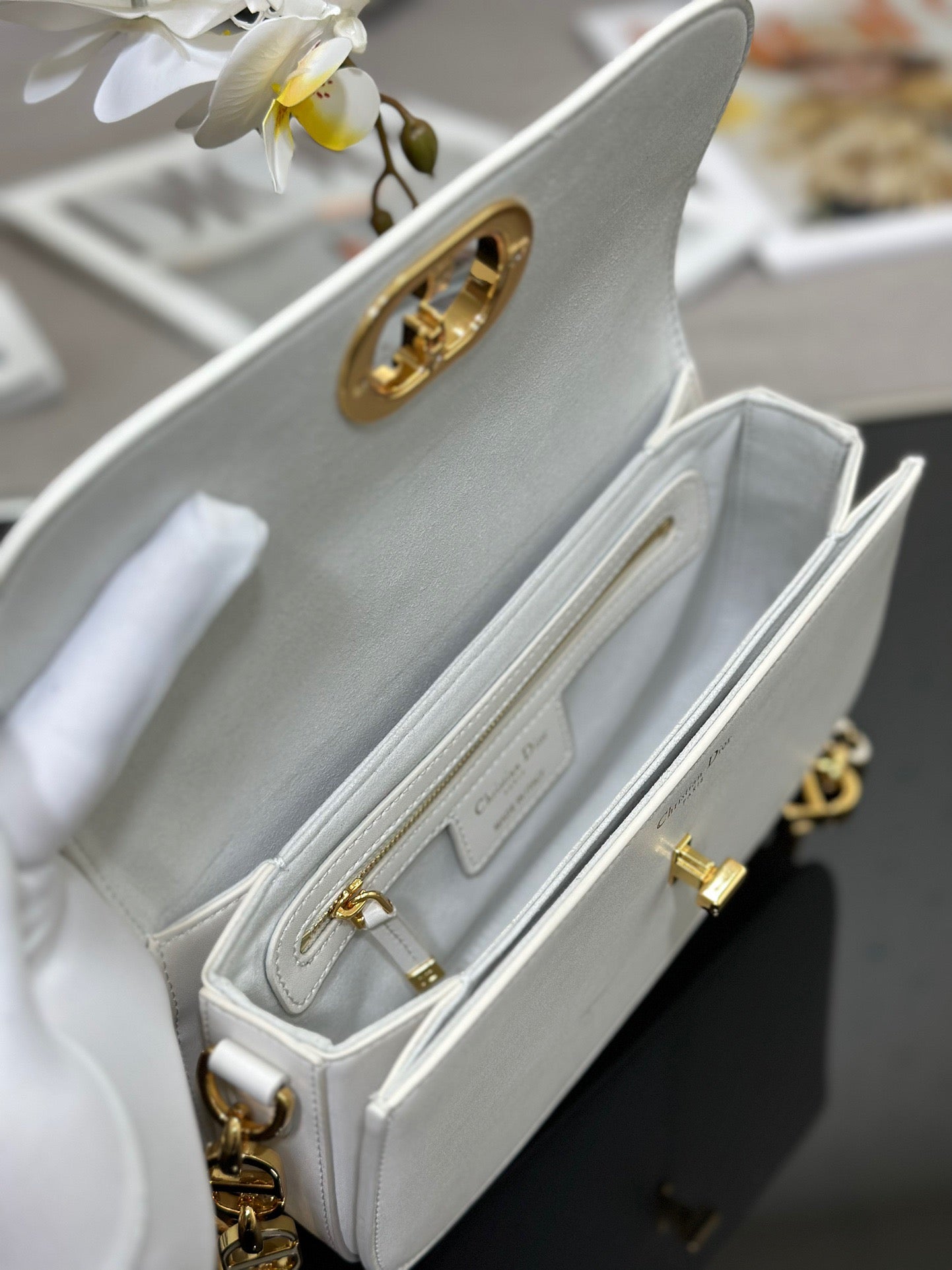 Dior 30 Montaigne Avenue Bag In White Box Calfskin