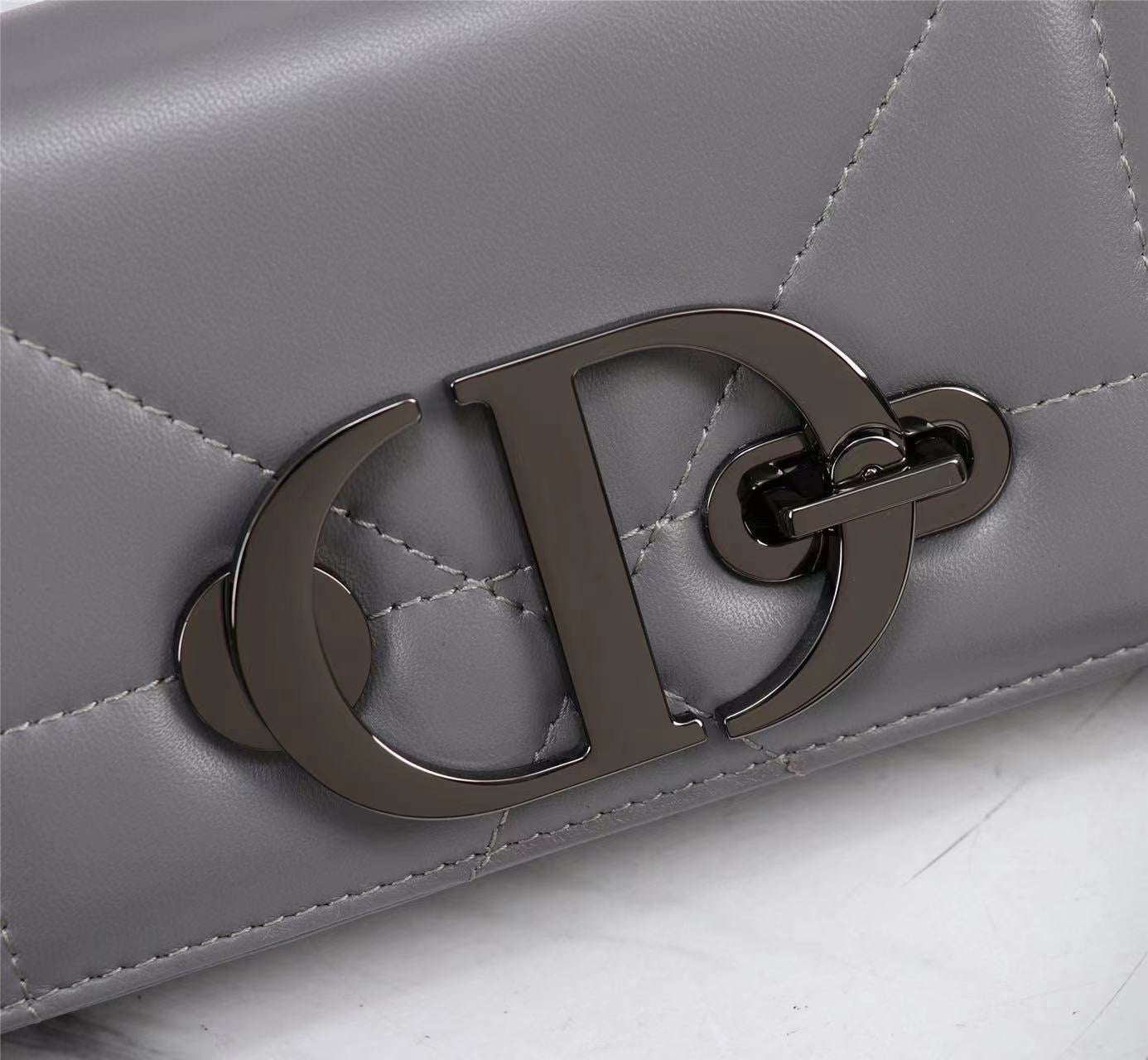 Dior 30 Montaigne Chain Bag With Handle In Gray Lambskin