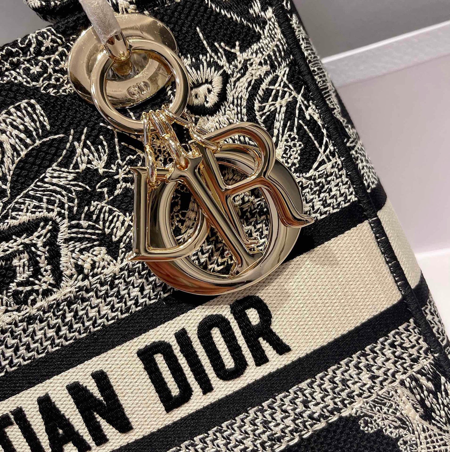 Dior Lady D-Lite Medium Bag In Black Toile de Jouy Embroidery