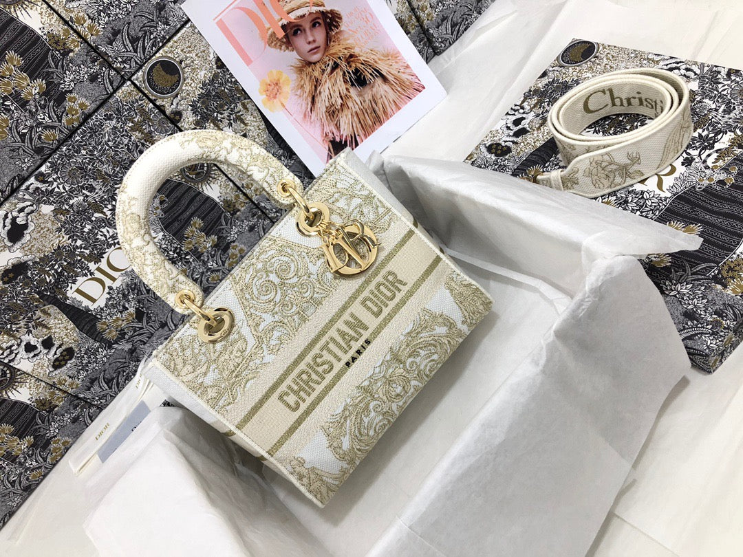 Dior Lady D-Lite Medium Bag In Platinum Christmas Collection