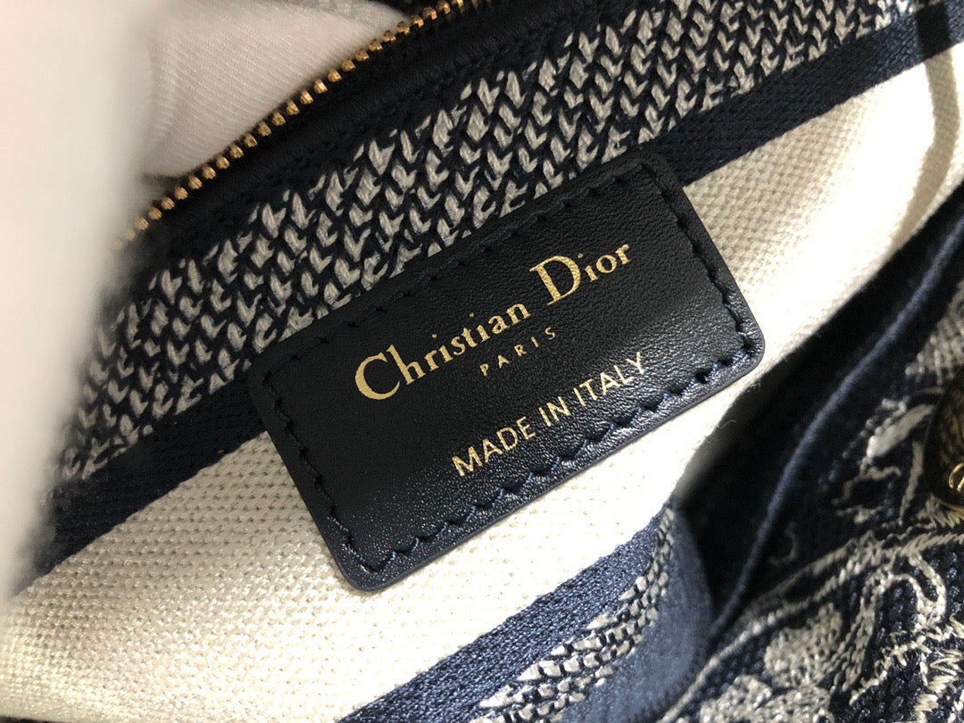 Dior Lady D-Lite Medium Bag In Black Toile de Jouy Embroidery