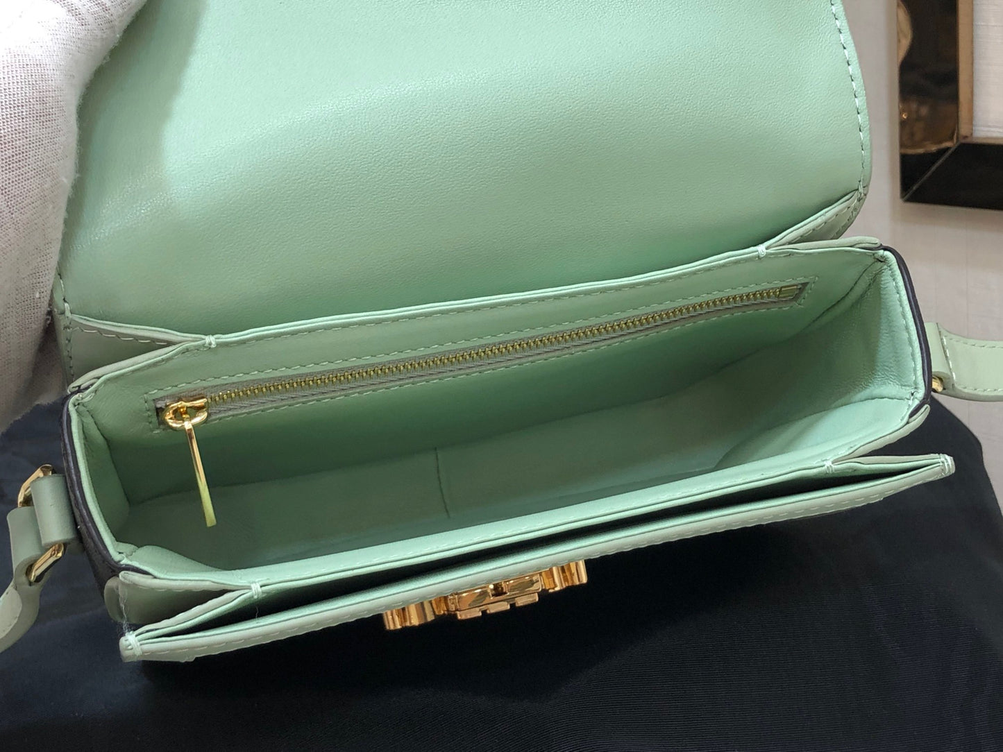 Celine Triomphe Teen Bag In Cream Green Presbyopia Retro Bag