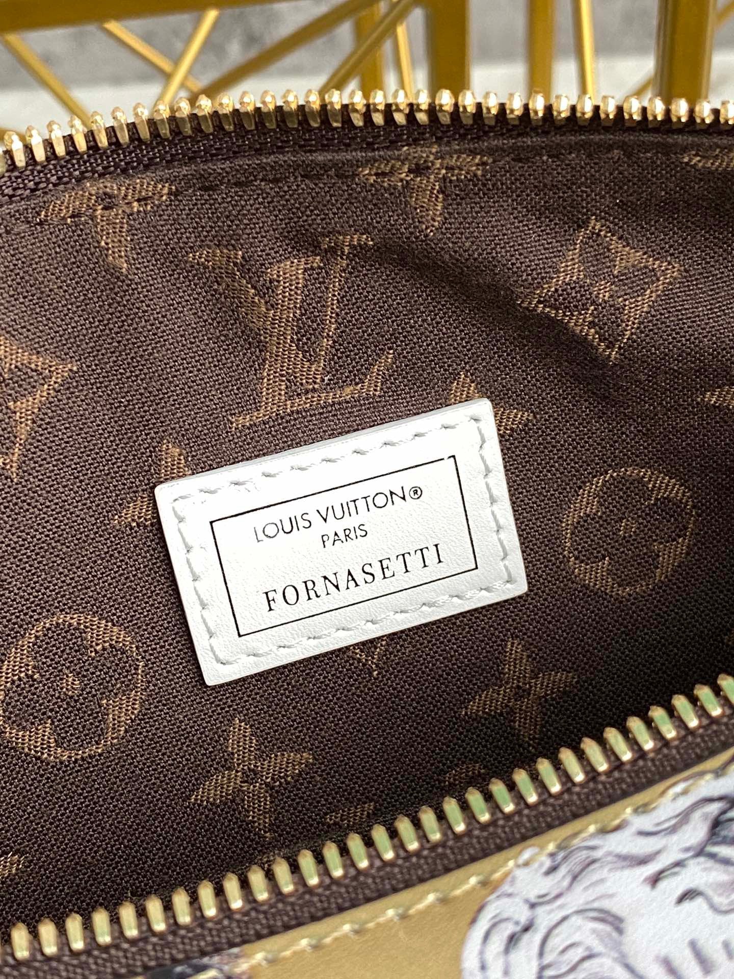 LV Speedy 25 In Gold Printed Statue Series