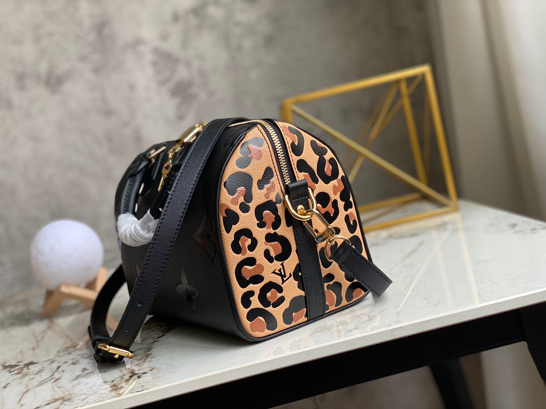 LV Speedy 25 In Black Leopard Print Series