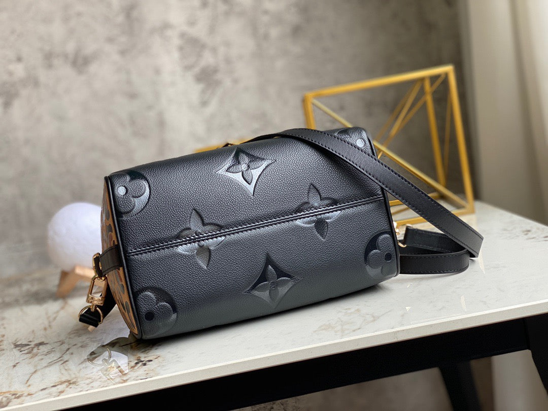 LV Speedy 25 In Black Leopard Print Series