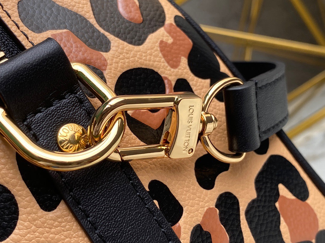 LV Speedy 25 In Black Leopard Print Series