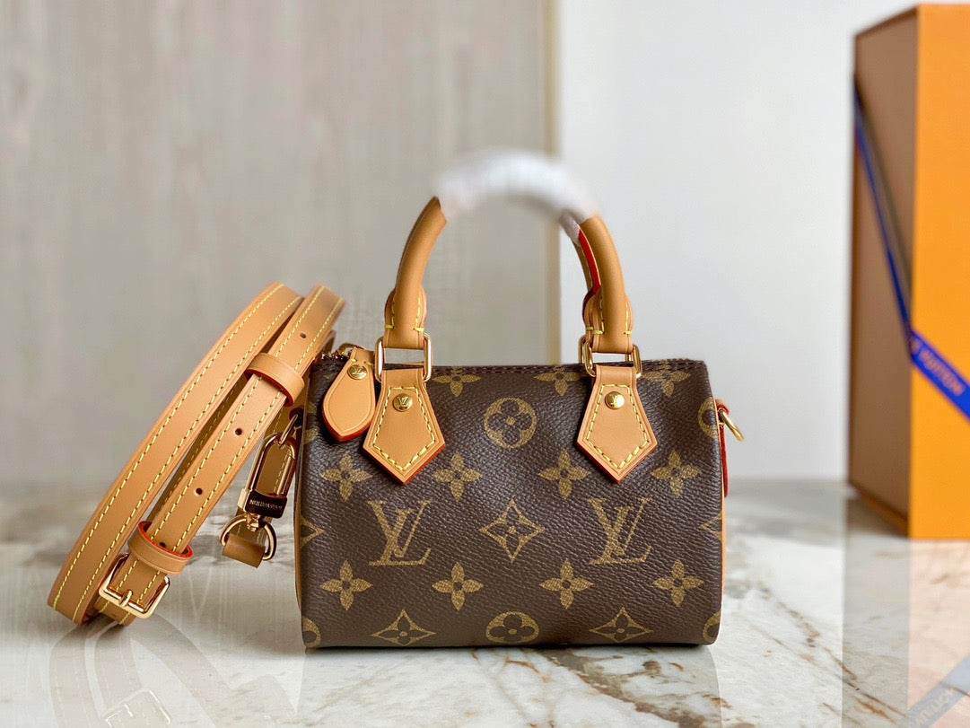 LV Speedy 16 In Presbyopia With Shoulder Strap