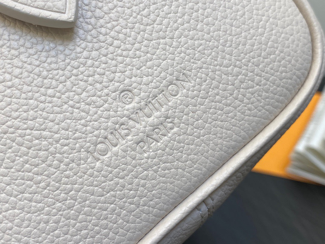 LV Speedy 20 Sea Salt Cheese Series