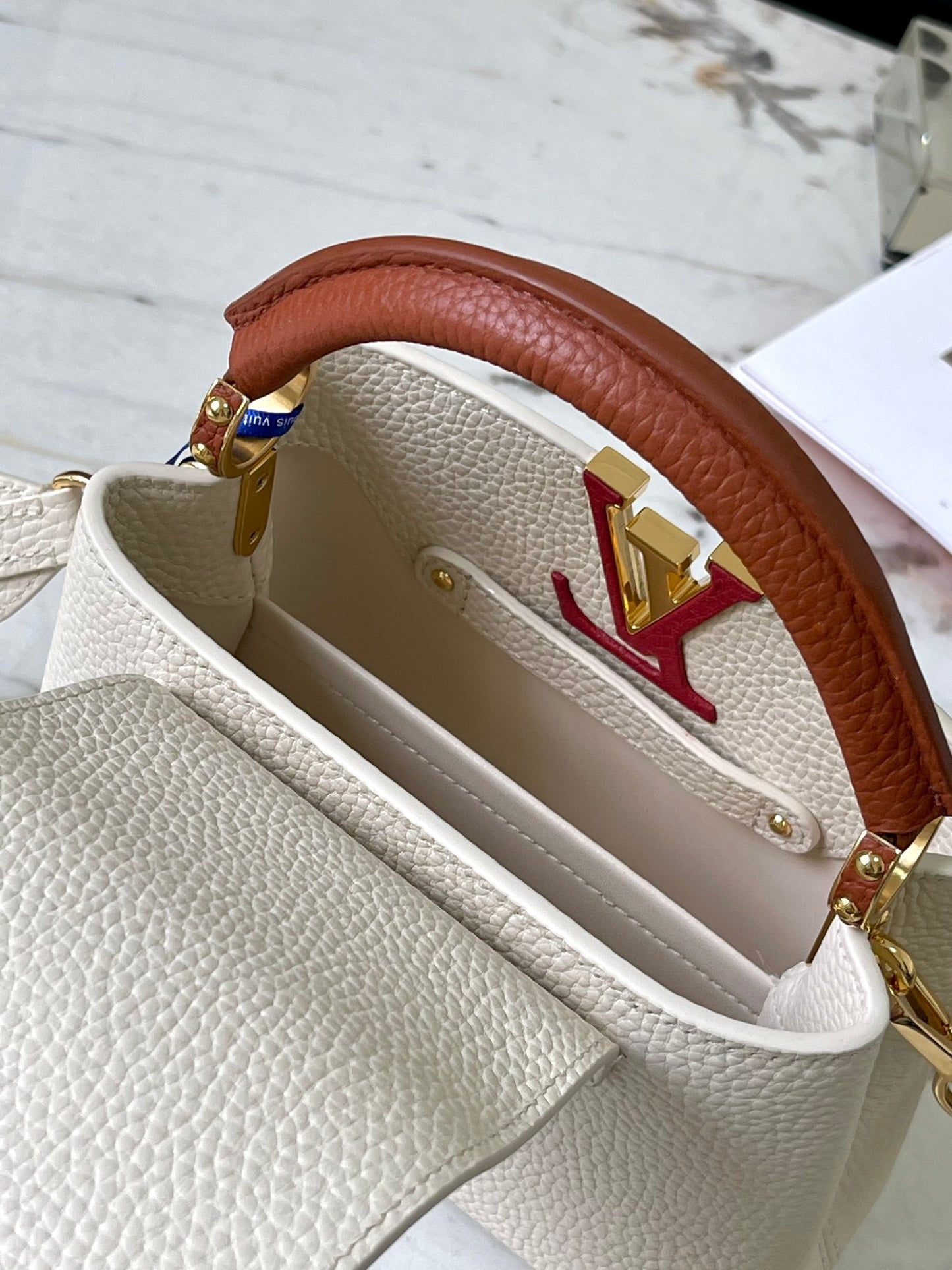 Louis Vuitton Capucines Mini  Bag In Beige