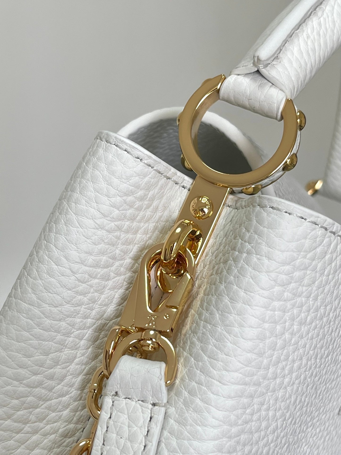 Louis Vuitton Capucines Mini Bag In White