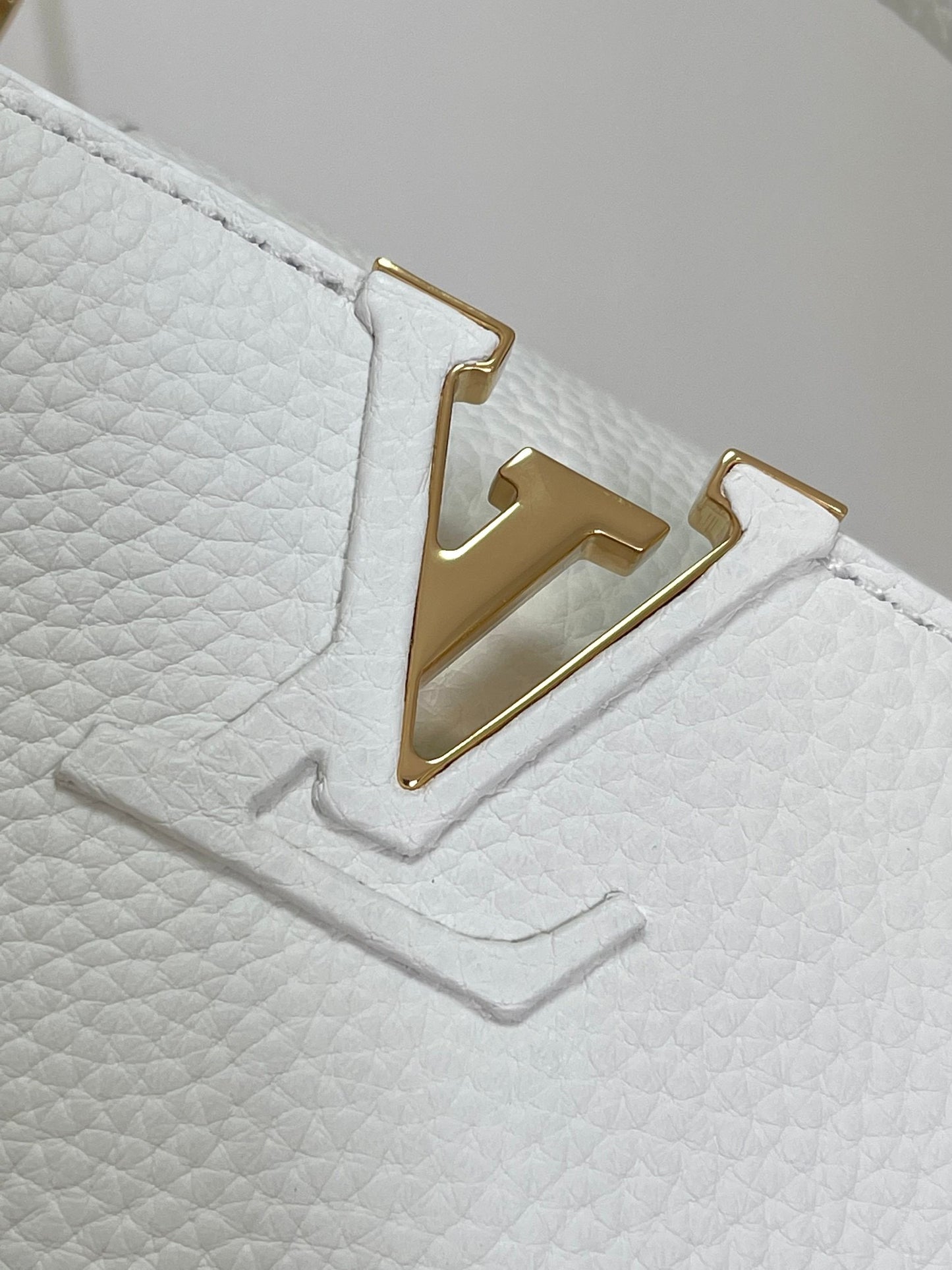 Louis Vuitton Capucines Mini Bag In White