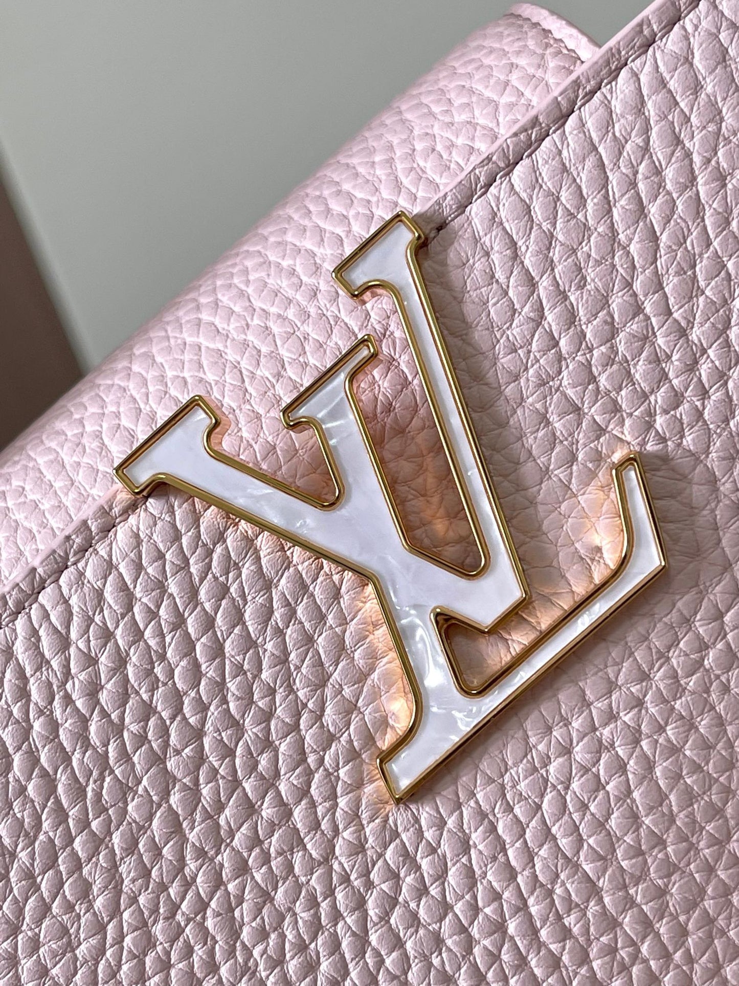 Louis Vuitton Capucines Mini  Bag In Pink