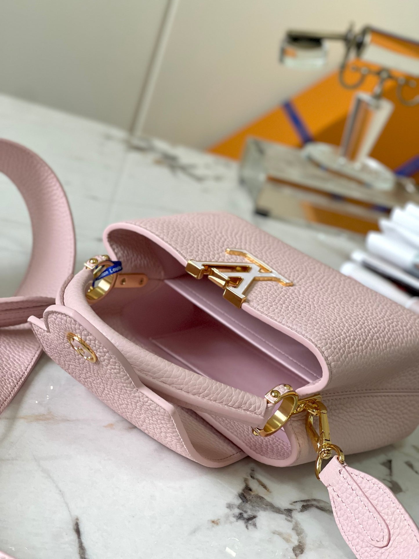 Louis Vuitton Capucines Mini  Bag In Pink