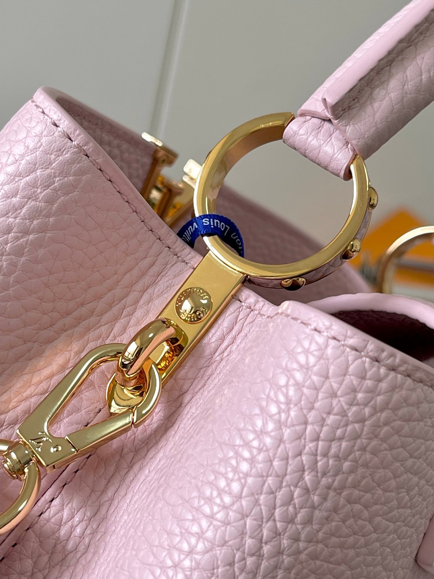 Louis Vuitton Capucines Small  Bag In Pink