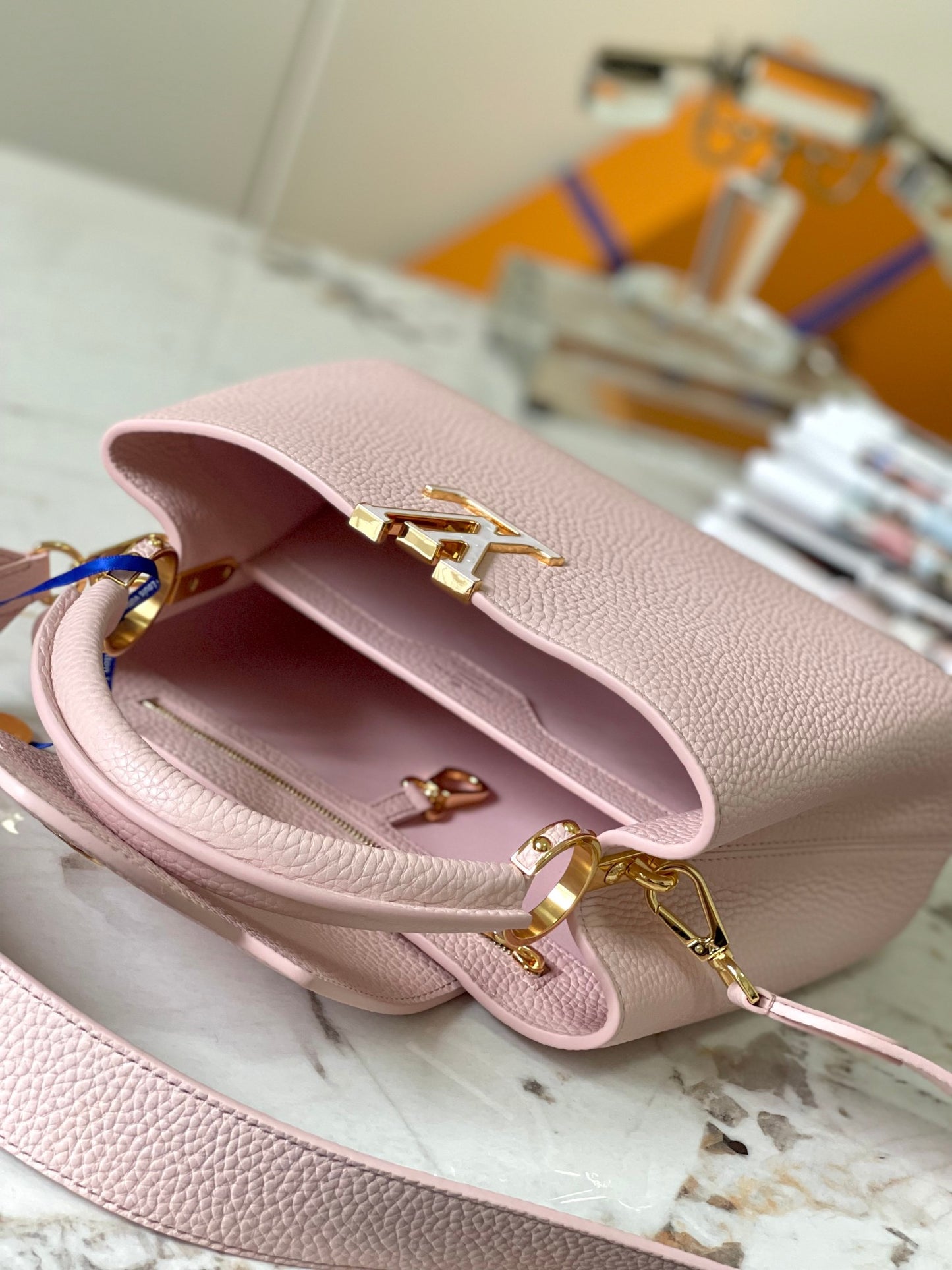 Louis Vuitton Capucines Small  Bag In Pink