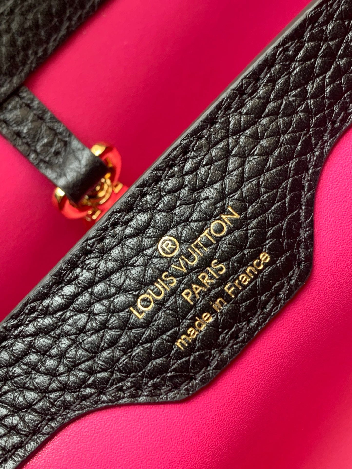 Louis Vuitton Capucines Small  Bag In Black