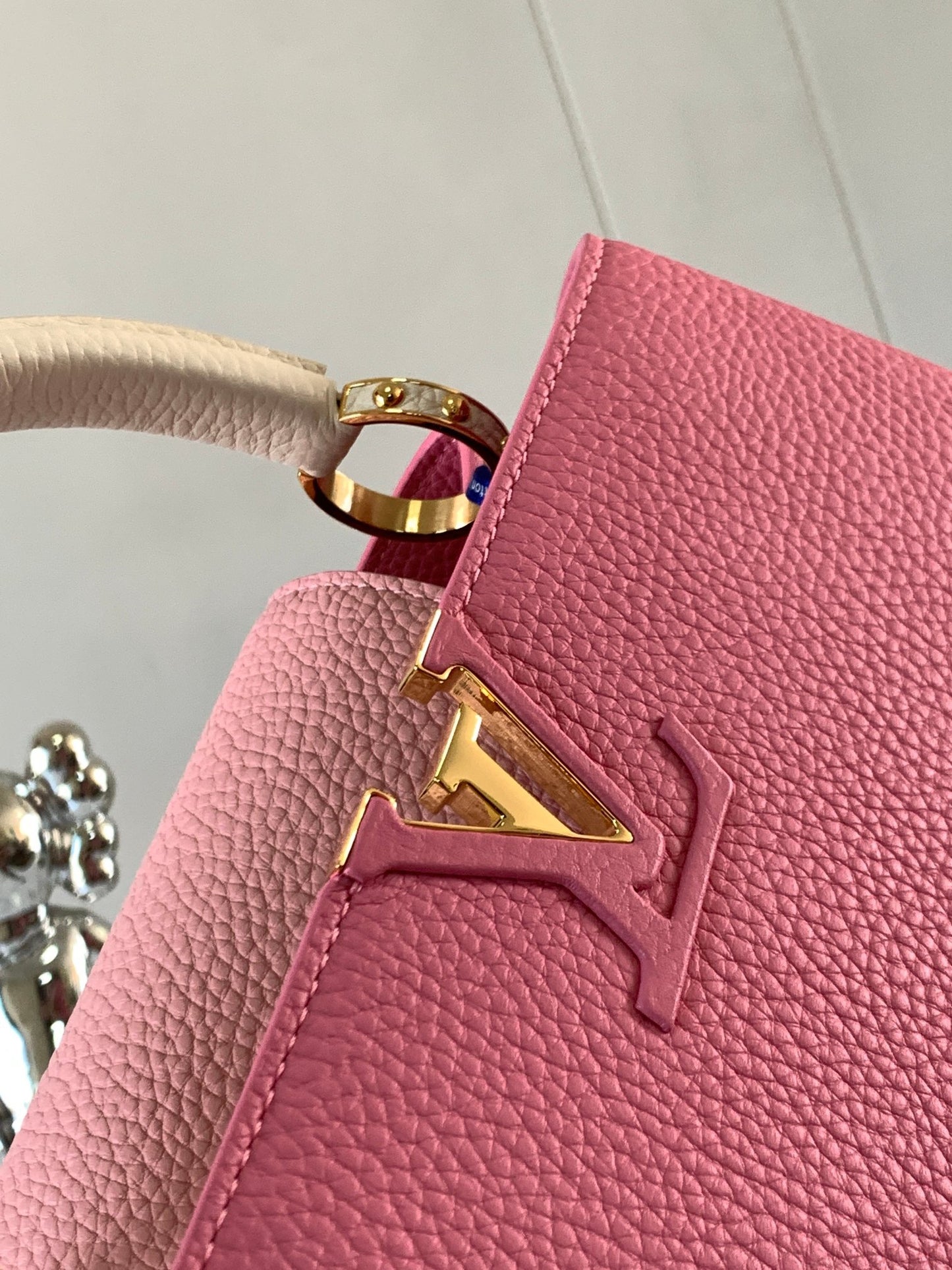 Louis Vuitton Capucines Small  Bag In Pink With Beige Handle