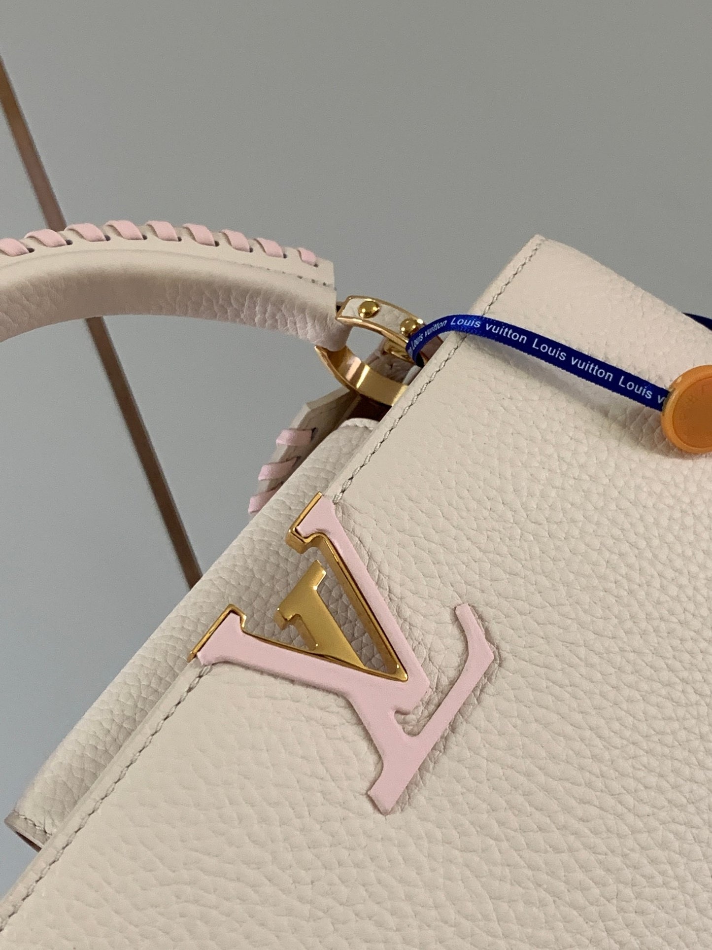 Louis Vuitton Capucines Small  Bag In Beige