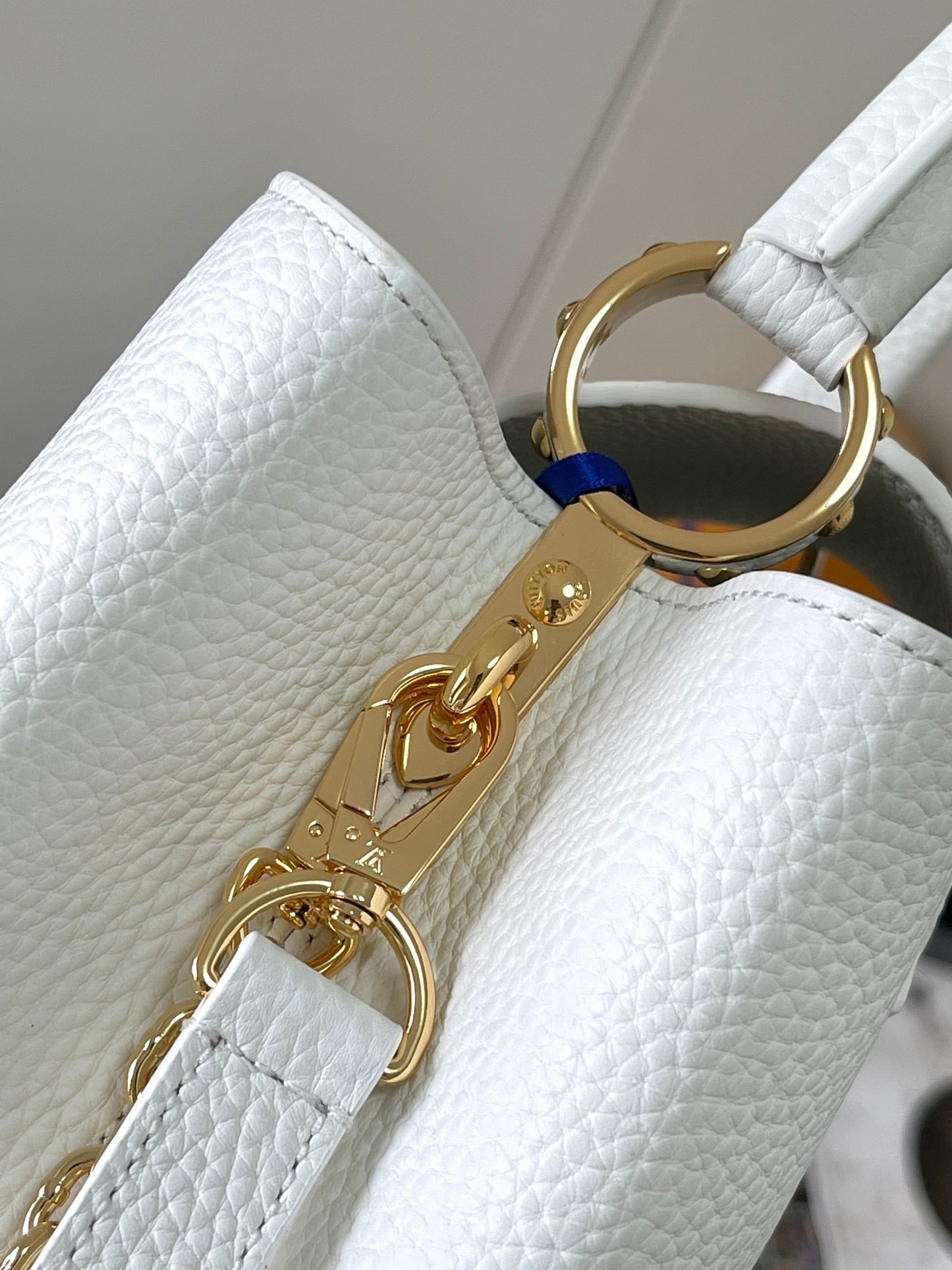 Louis Vuitton Capucines Medium Bag In White