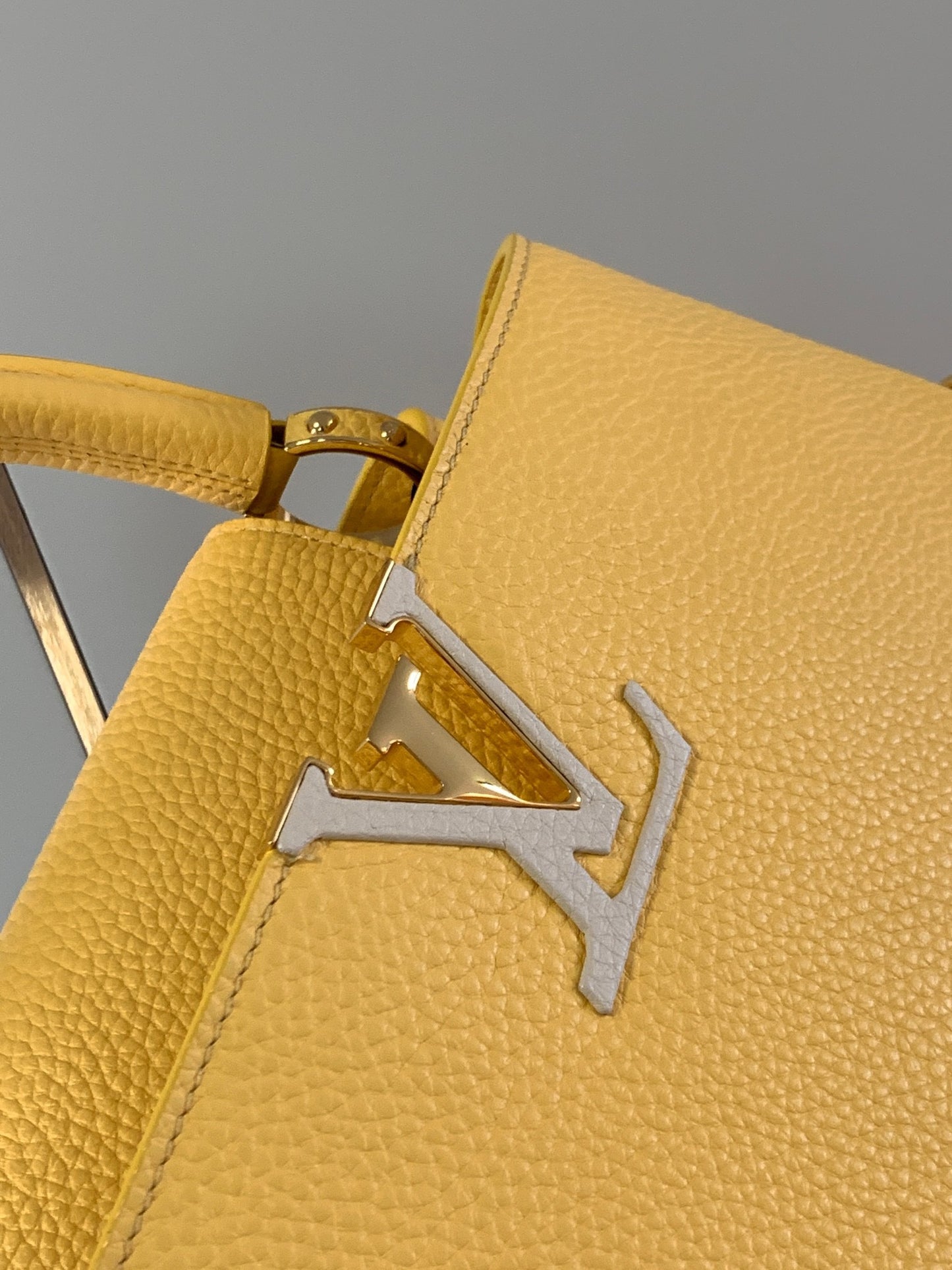 Louis Vuitton Capucines Medium Bag In Yellow