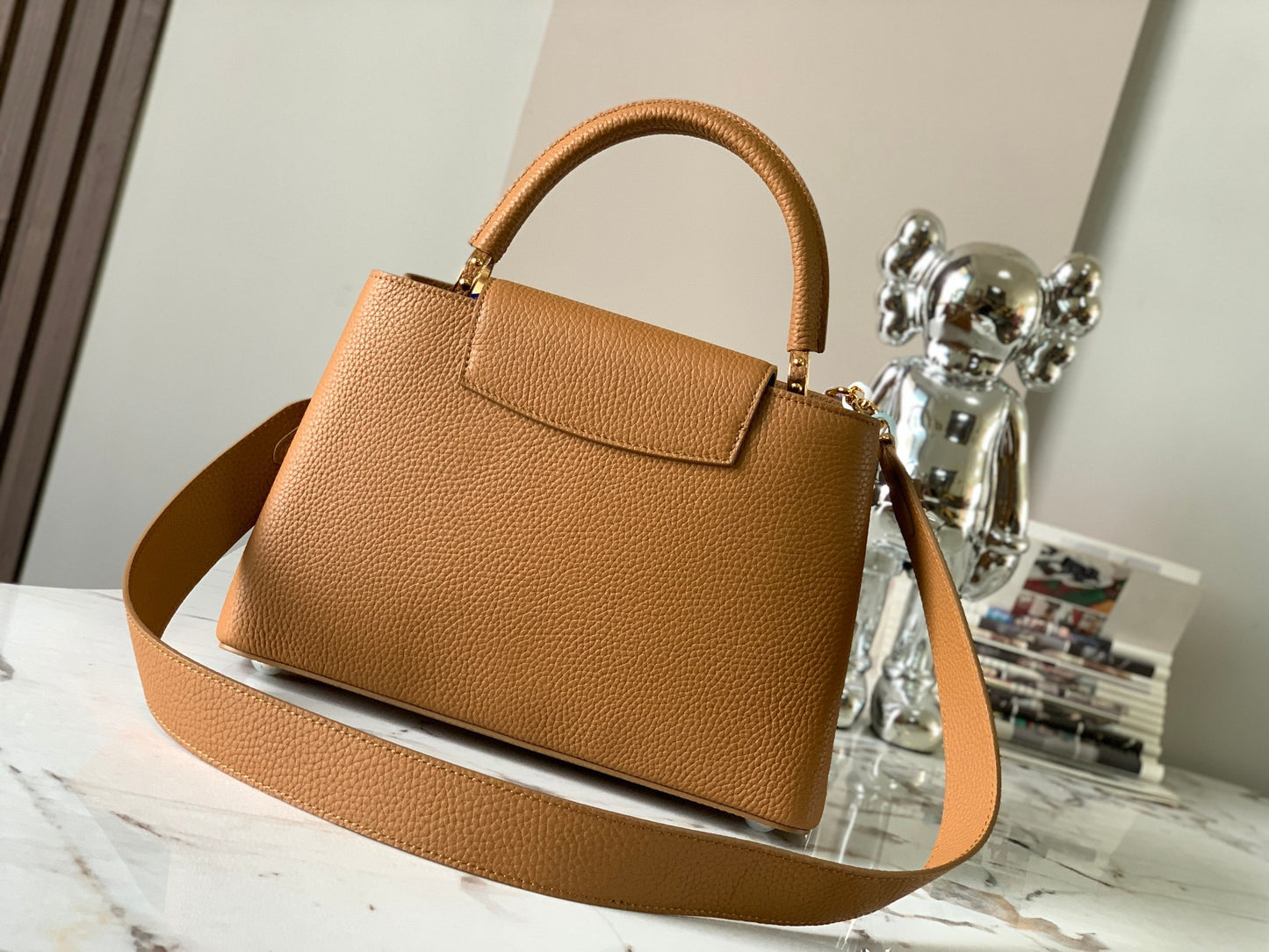 Louis Vuitton Capucines Medium Bag In Gold Brown