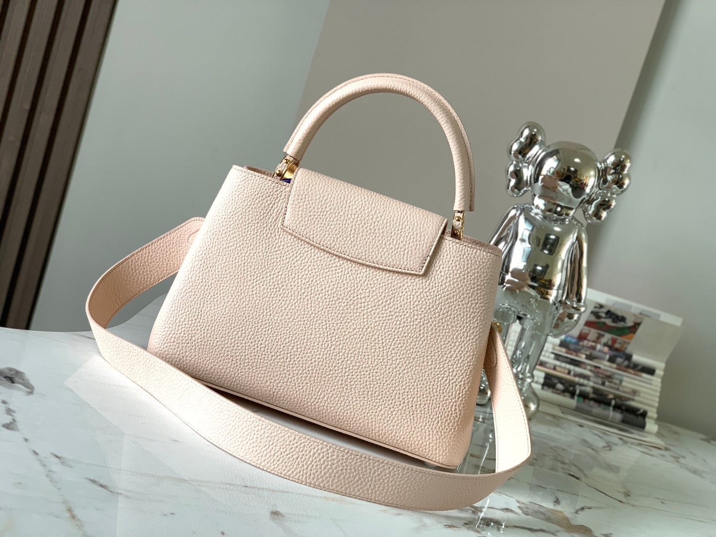 Louis Vuitton Capucines Medium Bag In Light Pink