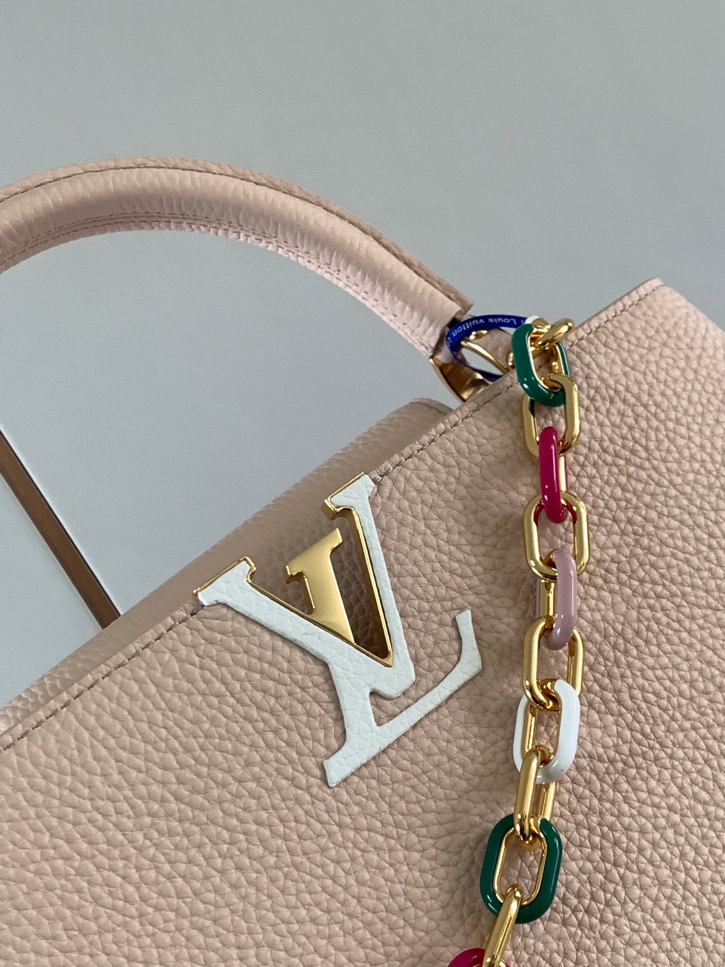 Louis Vuitton Capucines Medium Bag In Light Pink