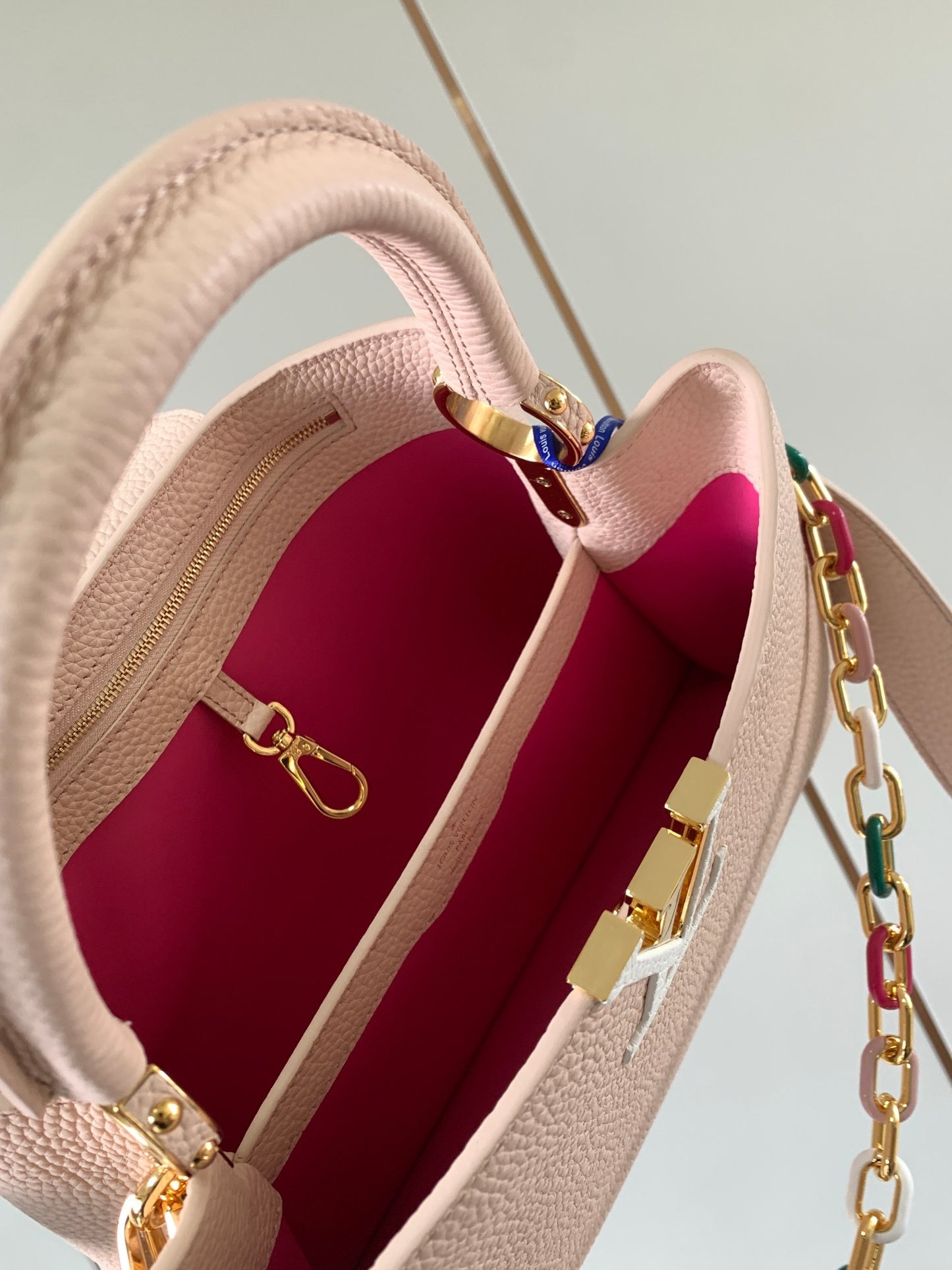 Louis Vuitton Capucines Medium Bag In Light Pink